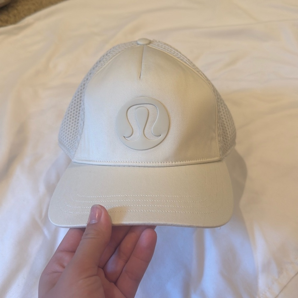 Lululemon Trucker Hat L/XL adjustable hat Cream colored